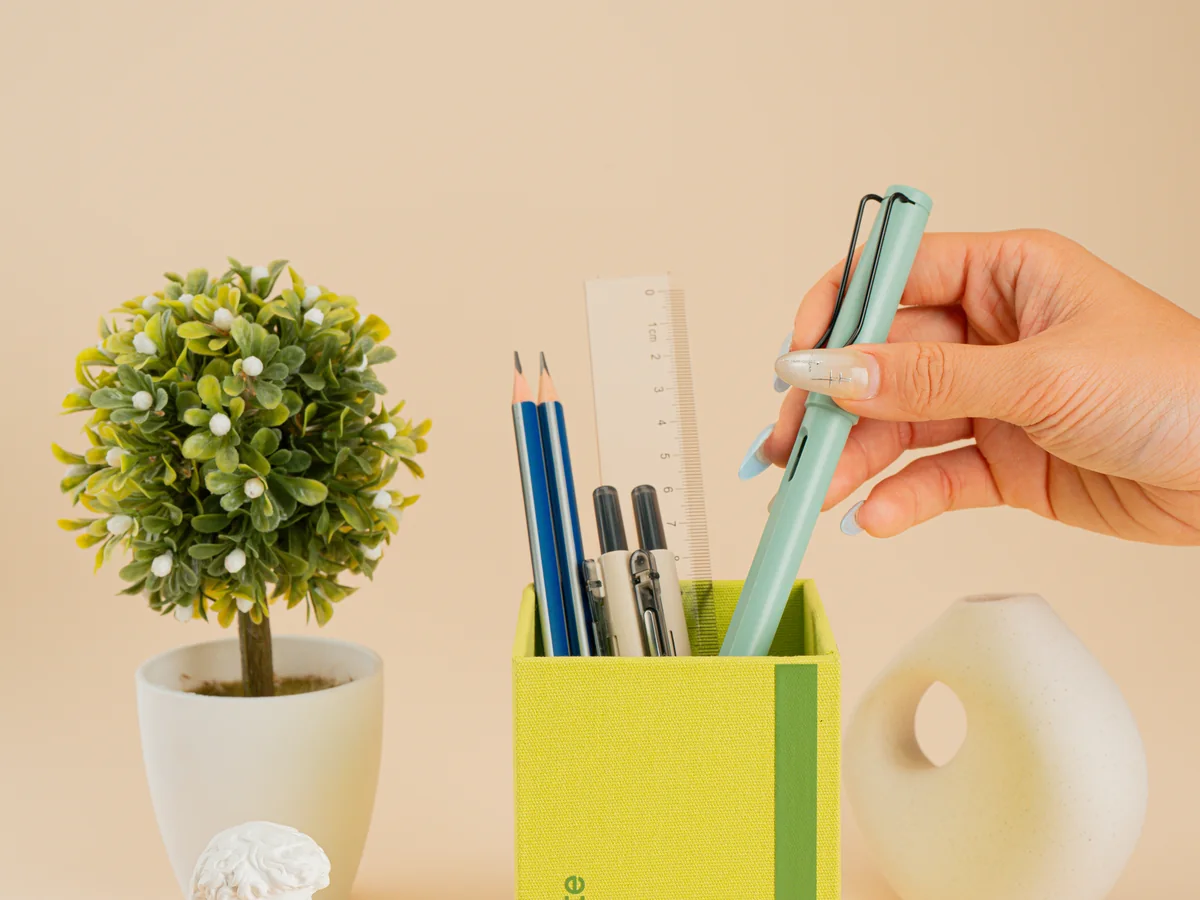 The Best Colors for Modern Desk Accessories